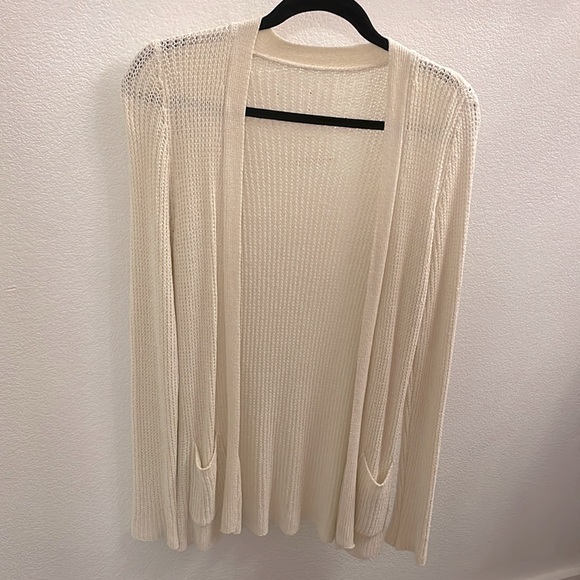 Brandy Melville Sweaters - Brandy Melville Cream Knit Cardigan